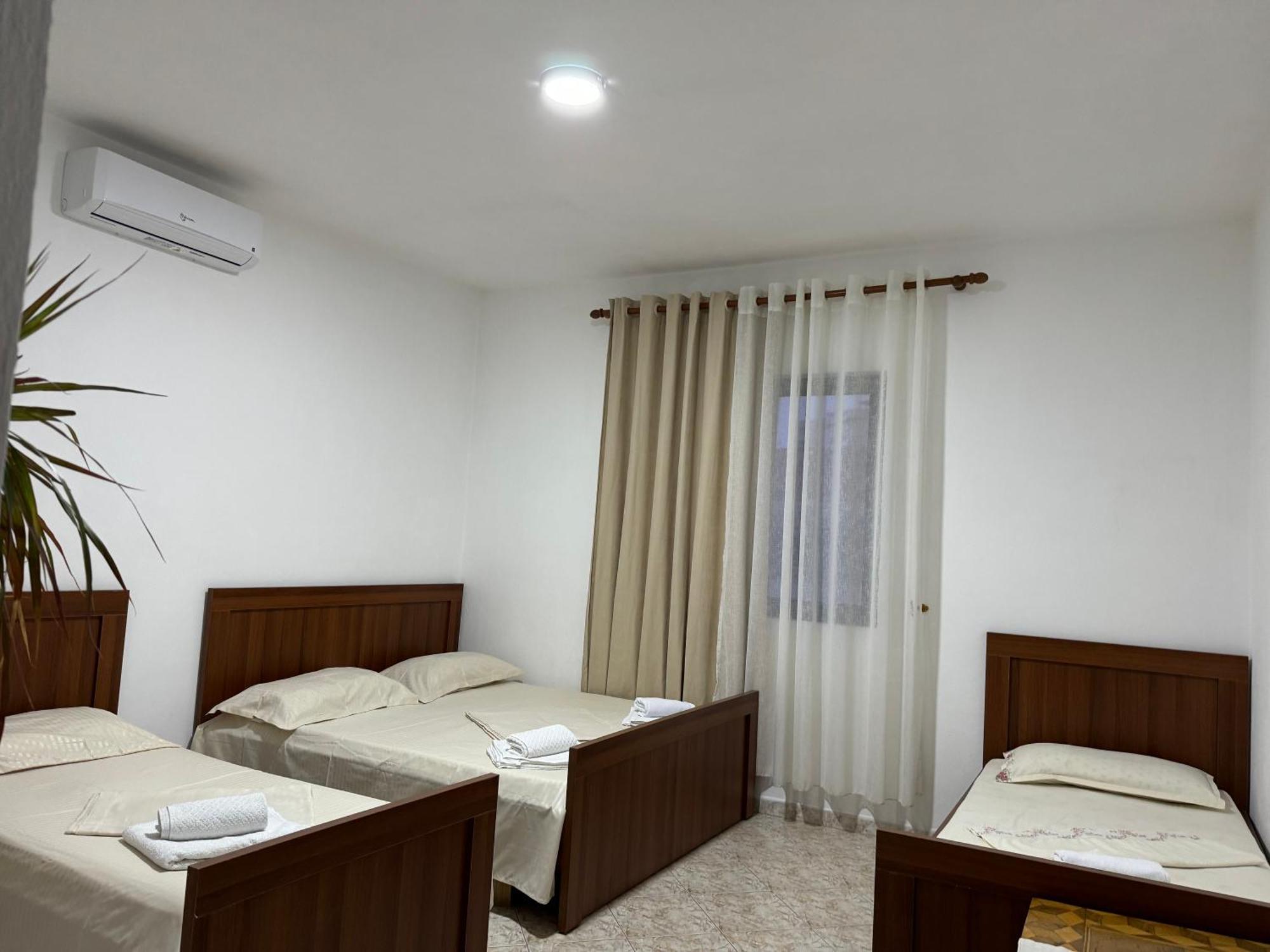 Melas Villa Durres Exterior photo