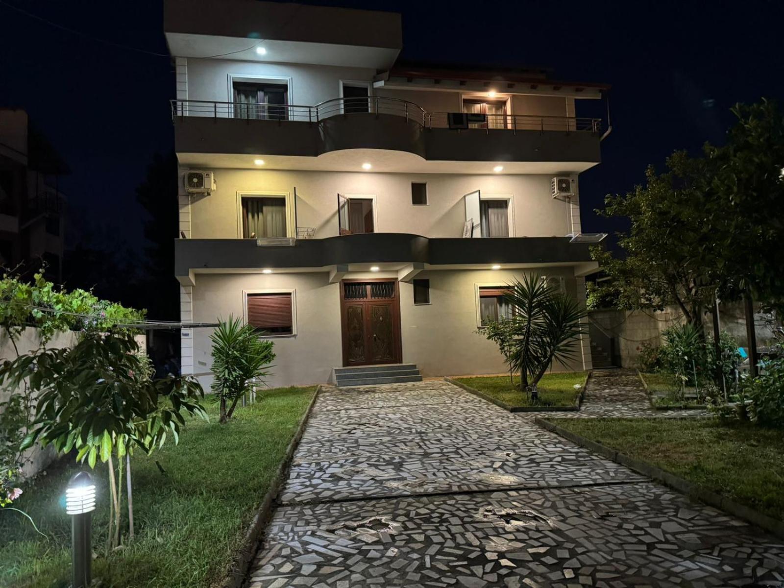 Melas Villa Durres Exterior photo