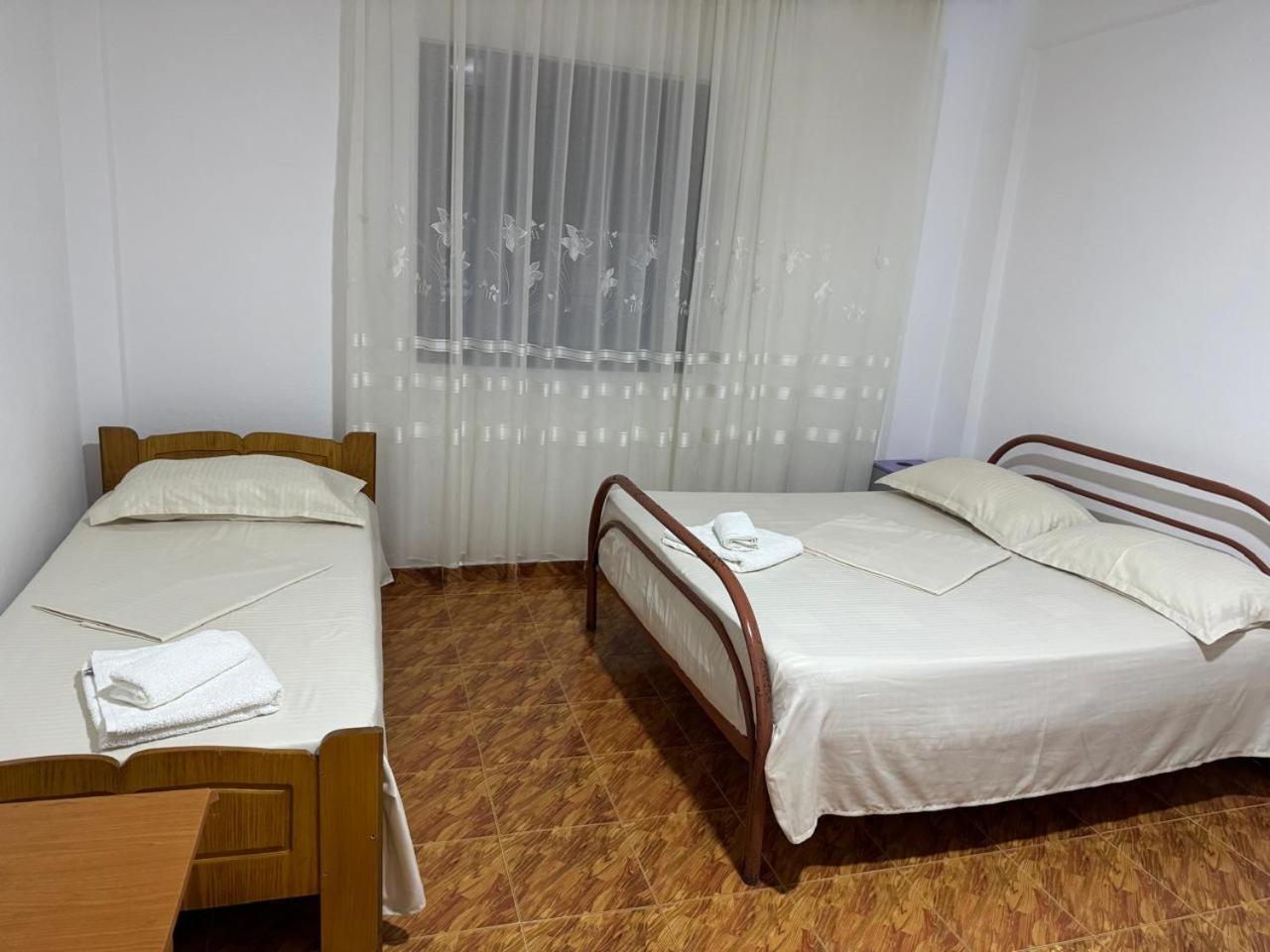 Melas Villa Durres Exterior photo